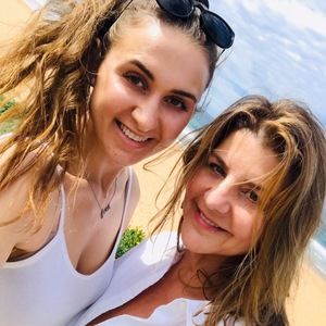 Meet your Posher, Cara